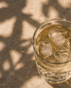 Verre avec glaçons
